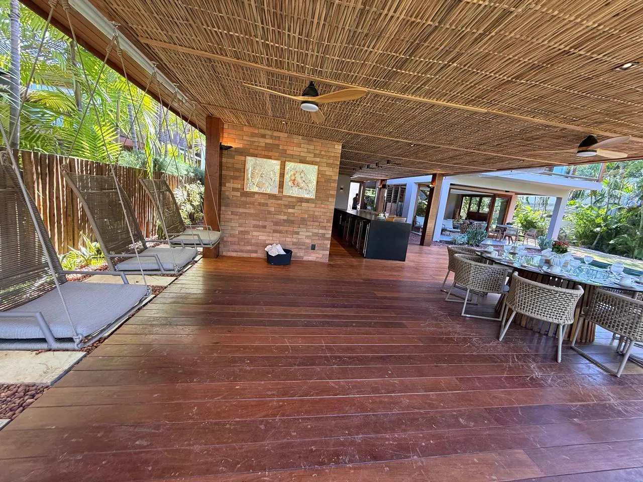 Área de convivência da Casa 318, de frente para o jardim